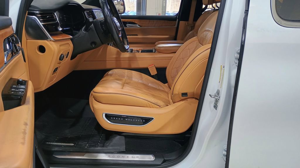 Used 2022 Jeep Grand Wagoneer Series III w/ Rear Seat Video Group 1 image 8