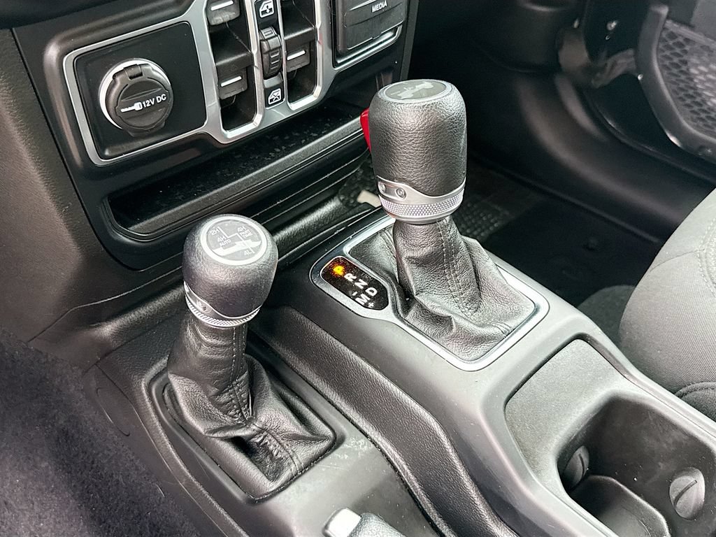 Used 2023 Jeep Wrangler Unlimited w/ Cold Weather Group AWD/4WD image 18