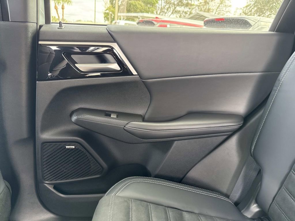 New 2026 Mitsubishi Outlander SE image 15