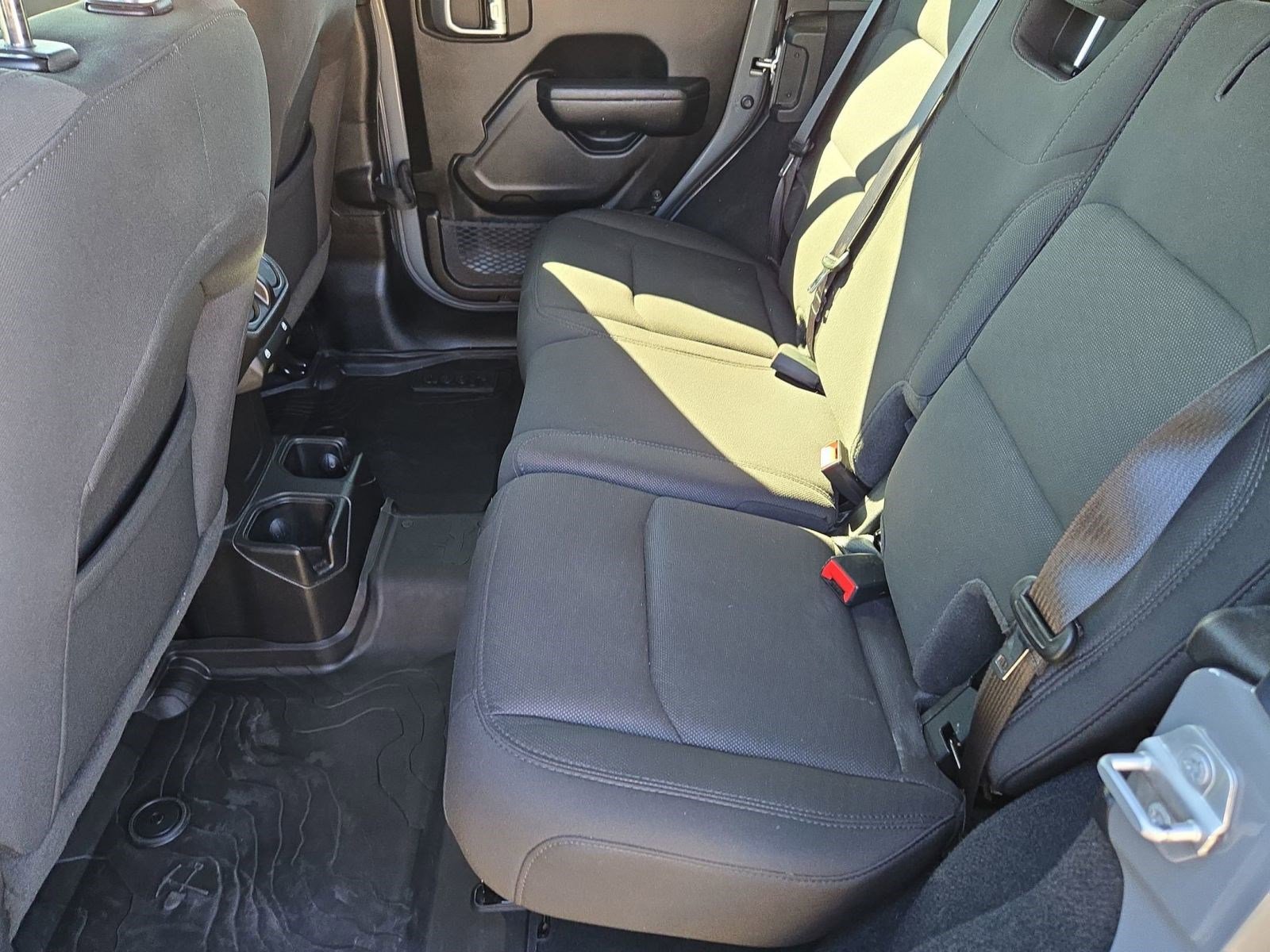 Used 2022 Jeep Wrangler Unlimited Sport image 11