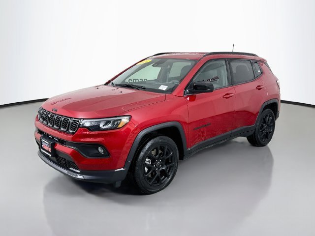 Used 2026 Jeep Compass Latitude AWD/4WD image 3
