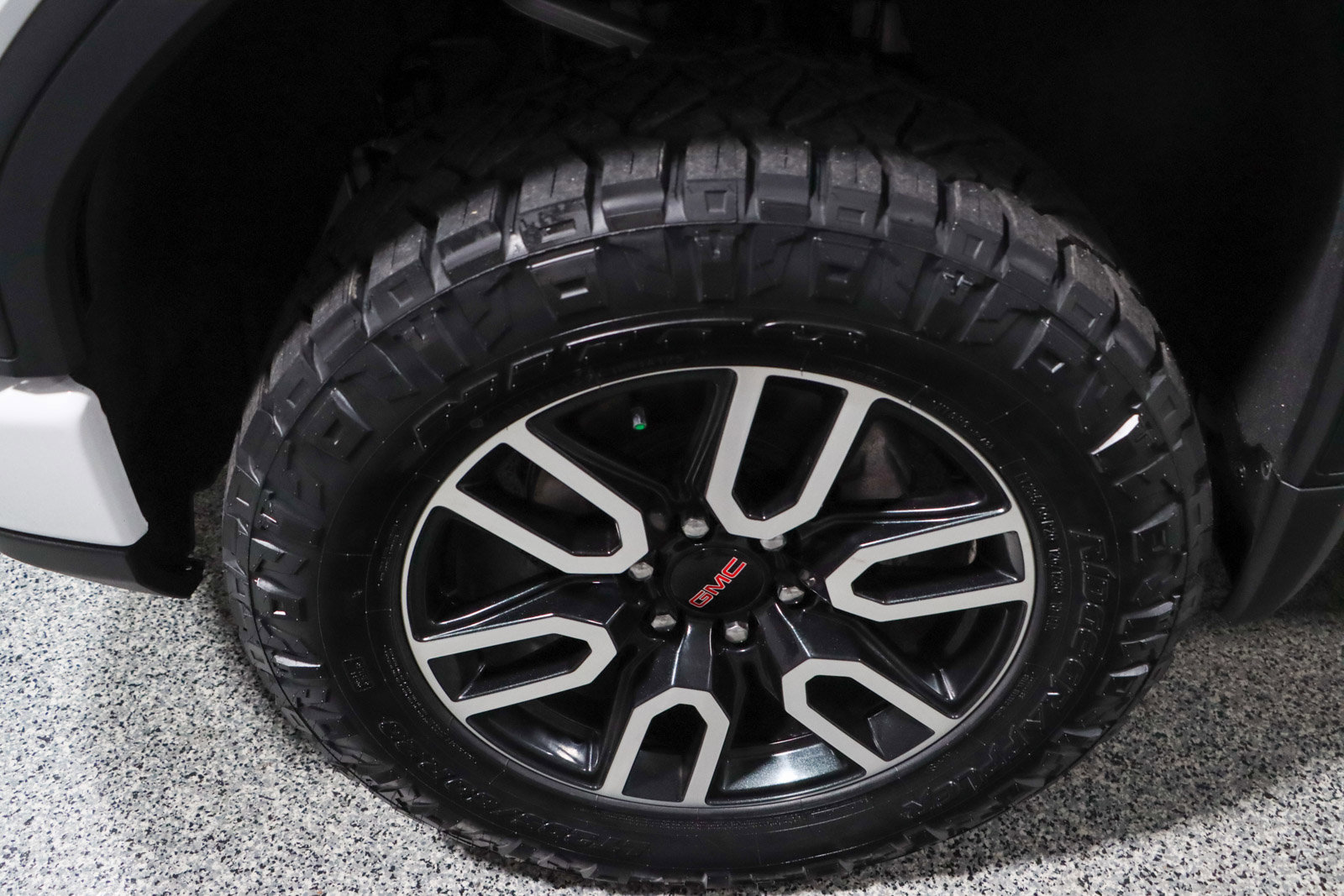 Used 2025 GMC Sierra 1500 AT4 w/ AT4 Preferred Package AWD/4WD image 11