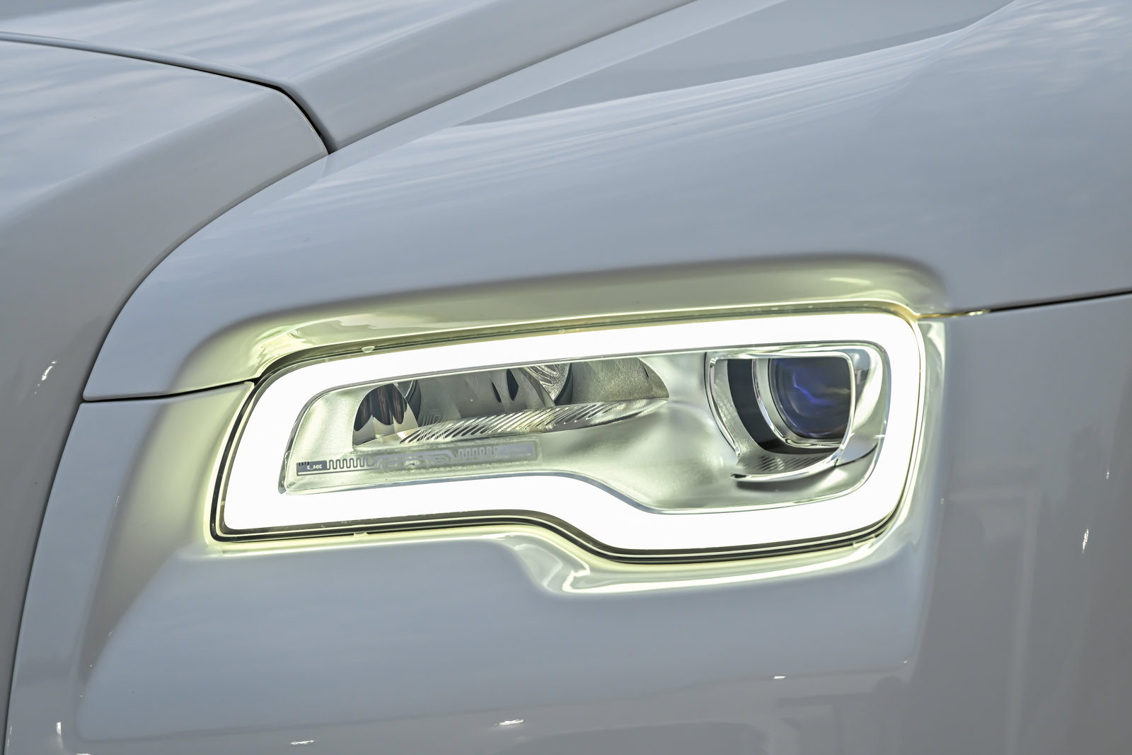 Used 2020 Rolls-Royce Dawn RWD image 7