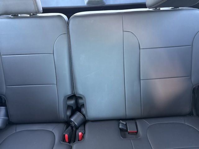 Used 2021 Chevrolet Traverse LT w/ LT Premium Package image 12