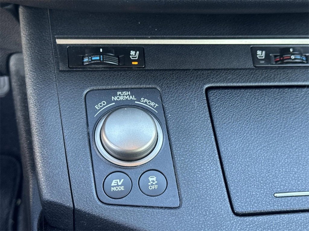 Used 2014 Lexus ES 300h image 16