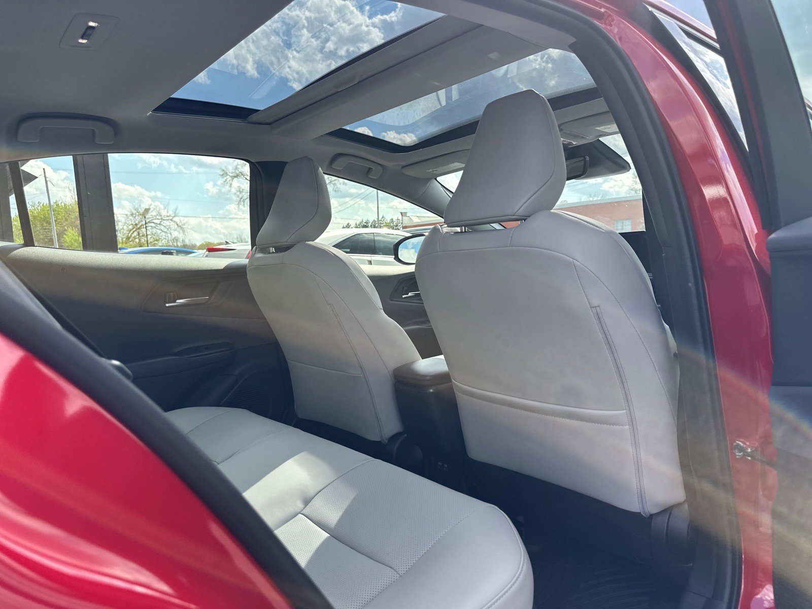 Used 2024 Toyota Prius XLE AWD/4WD image 26