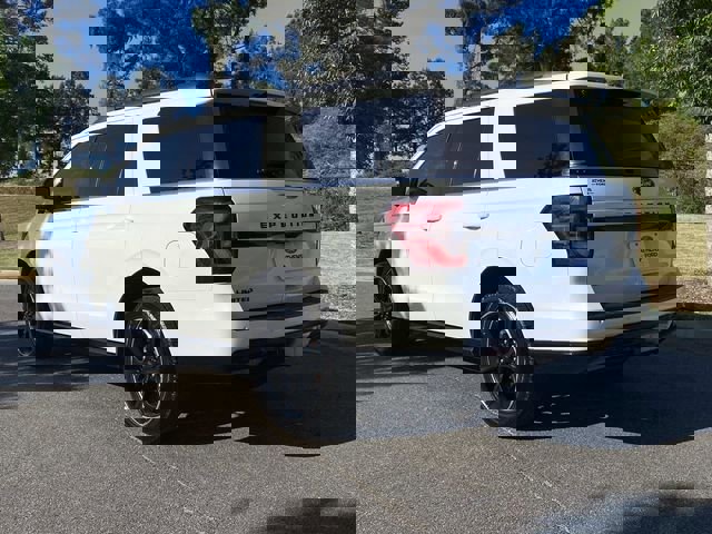 Used 2024 Ford Expedition Limited image 9