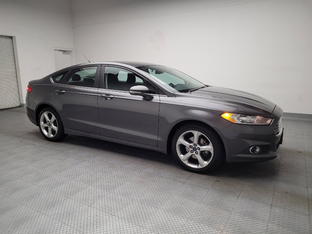 Used 2016 Ford Fusion SE FWD image 11