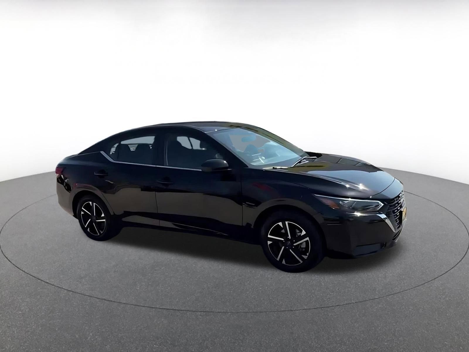 Used 2025 Nissan Sentra SV image 1