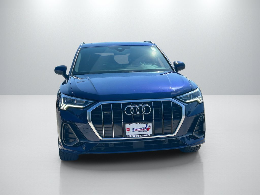 Used 2023 Audi Q3 2.0T Premium Plus w/ Premium Plus Package AWD/4WD image 2