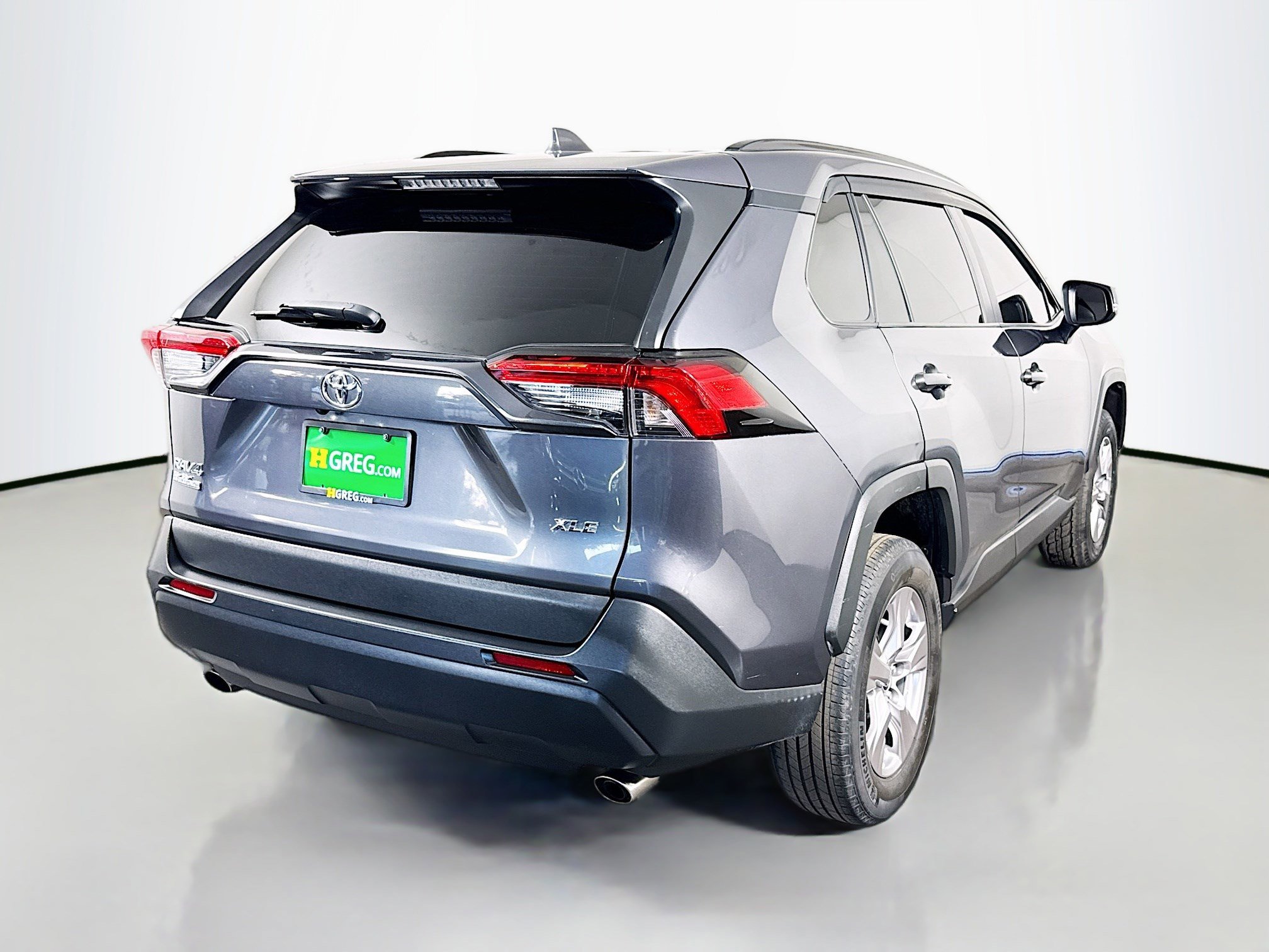 Used 2022 Toyota RAV4 XLE image 10