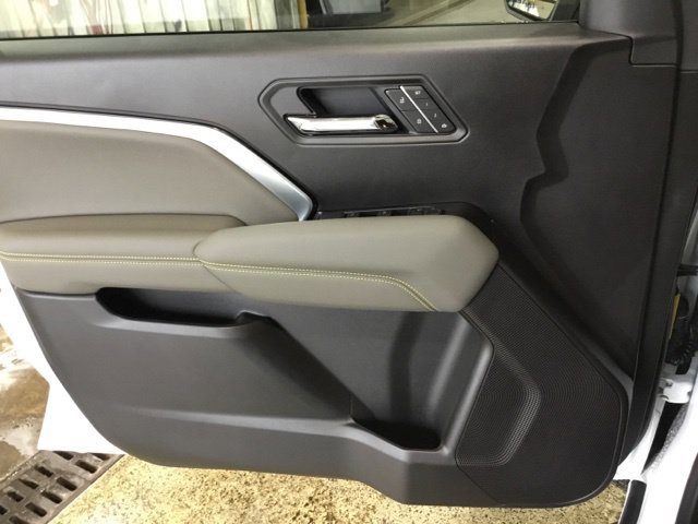 New 2026 Chevrolet Colorado ZR2 w/ Technology Package AWD/4WD image 35