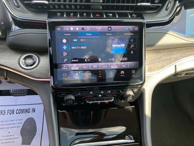 Certified 2023 Jeep Grand Cherokee Limited w/ Luxury Tech Group II AWD/4WD image 18