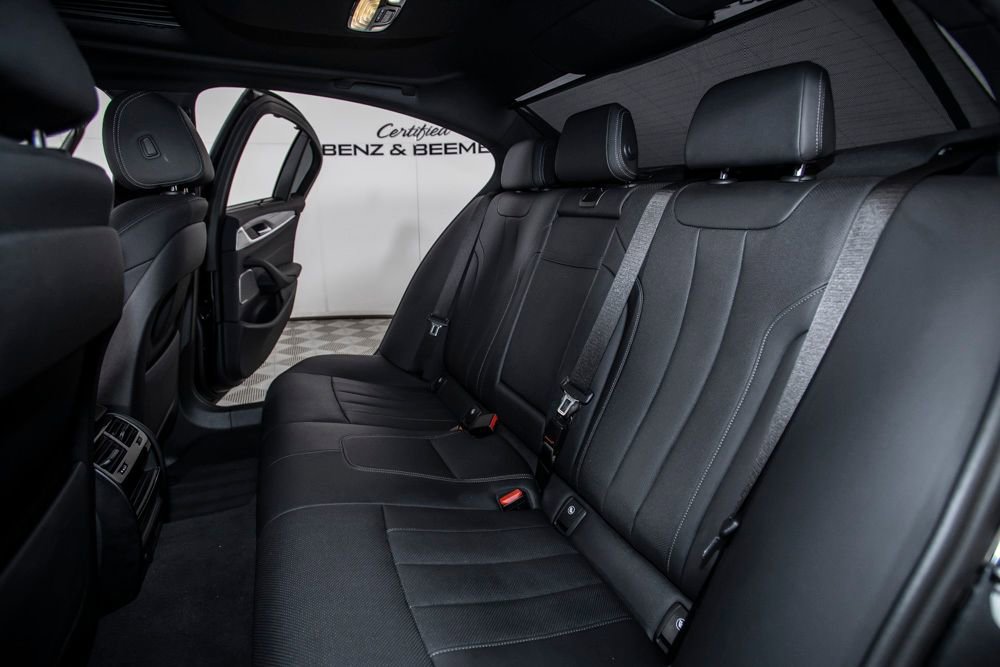 Used 2023 BMW 530e w/ Executive Package image 46