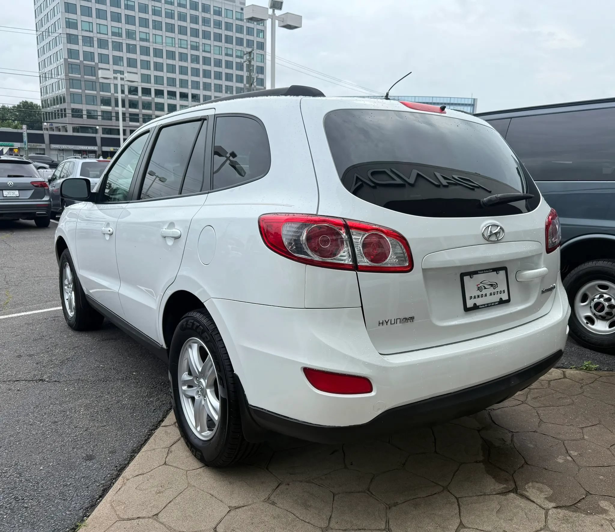 Used 2011 Hyundai Santa Fe GLS FWD image 5