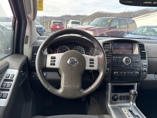 Used 2011 Nissan Pathfinder SV image 14