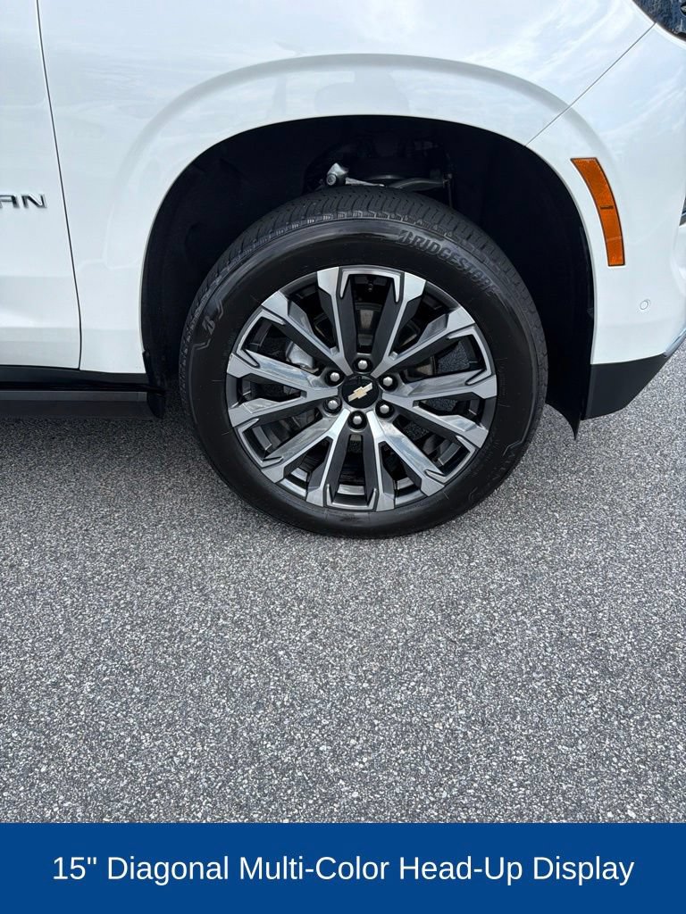 Used 2025 Chevrolet Suburban High Country RWD image 8
