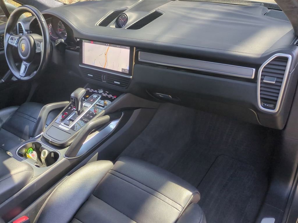 Used 2019 Porsche Cayenne Turbo AWD/4WD image 30