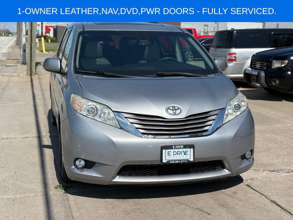 Used 2015 Toyota Sienna XLE Premium FWD image 4