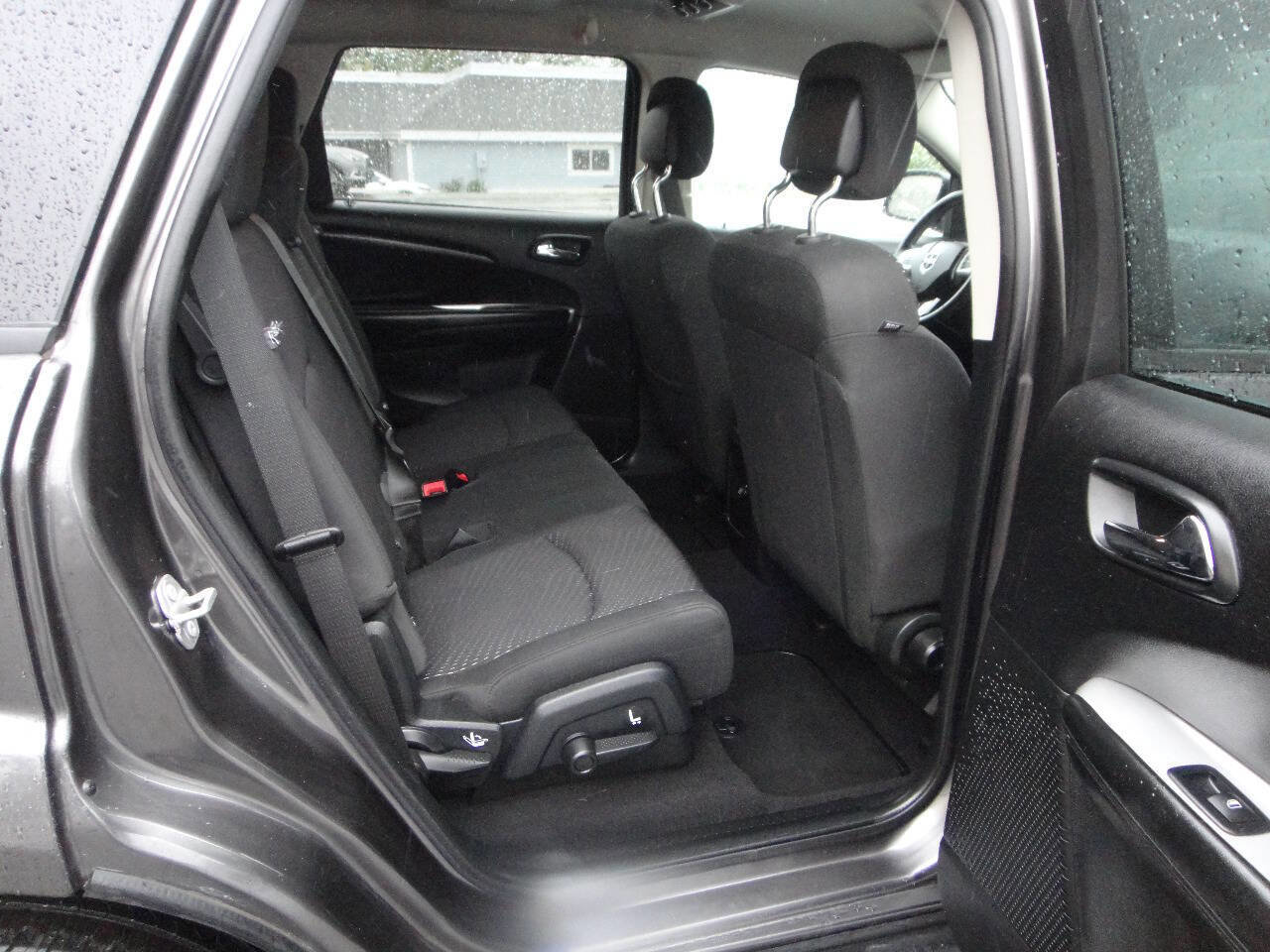 Used 2017 Dodge Journey SE w/ Flexible Seating Group FWD image 13