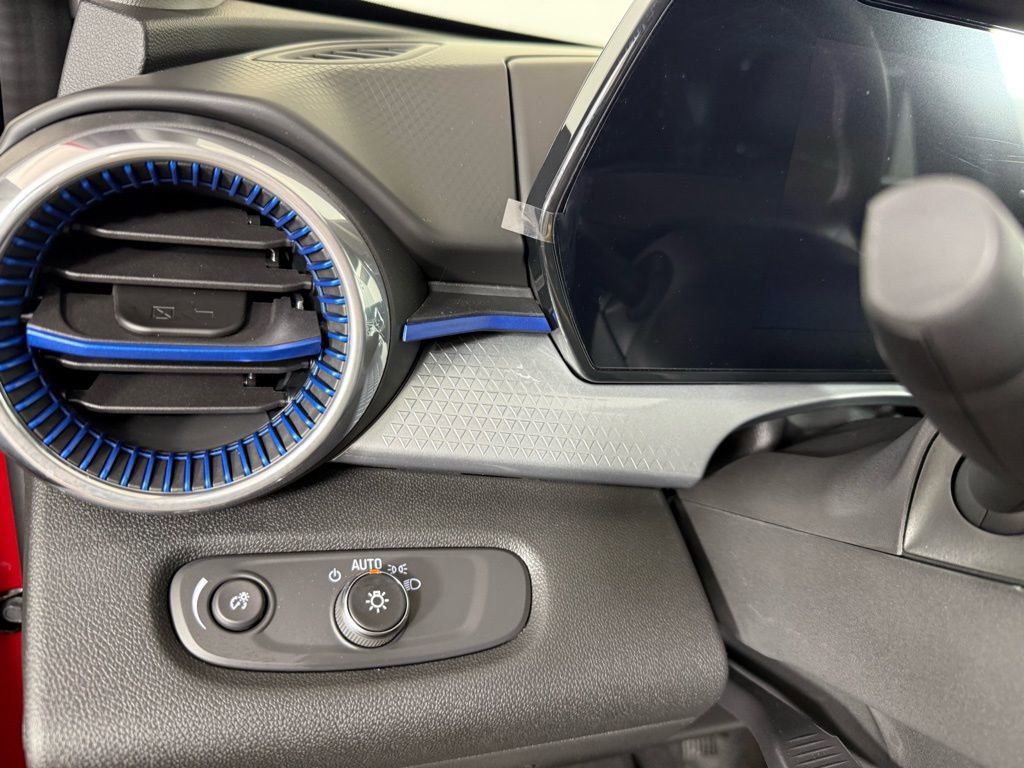 New 2026 Chevrolet Trax LT w/ LT Convenience Package image 19