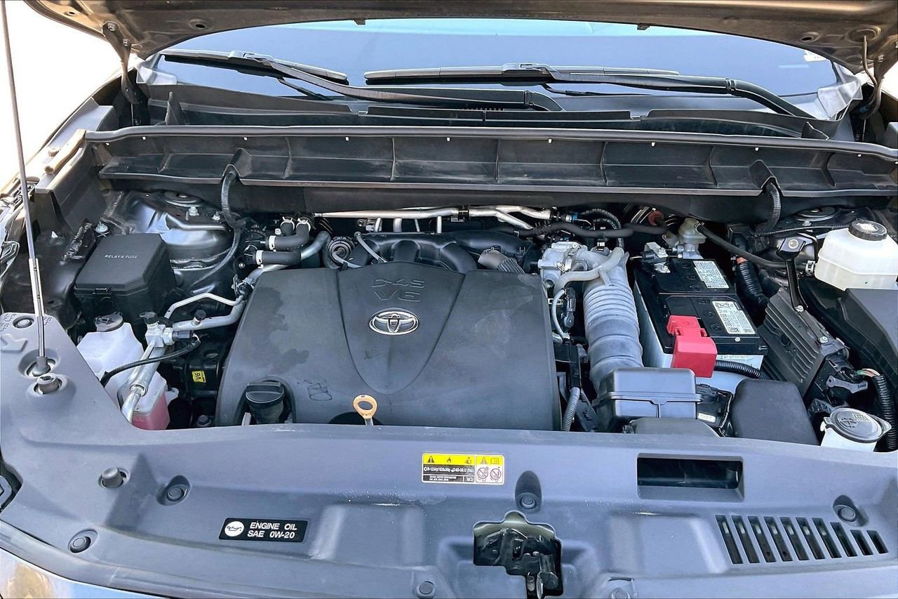 Used 2022 Toyota Highlander XLE image 39