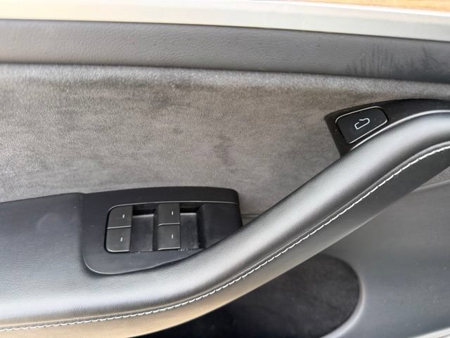 Used 2024 Tesla Model Y Performance AWD/4WD image 13
