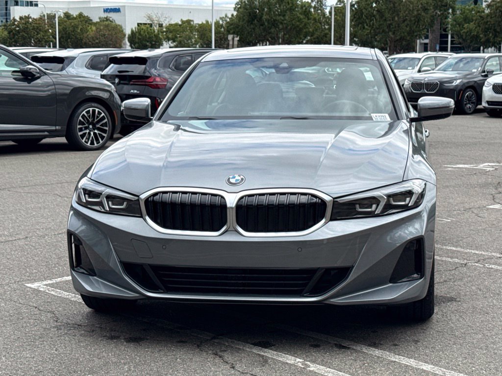 Used 2024 BMW 330i Sedan w/ Convenience Package RWD image 3