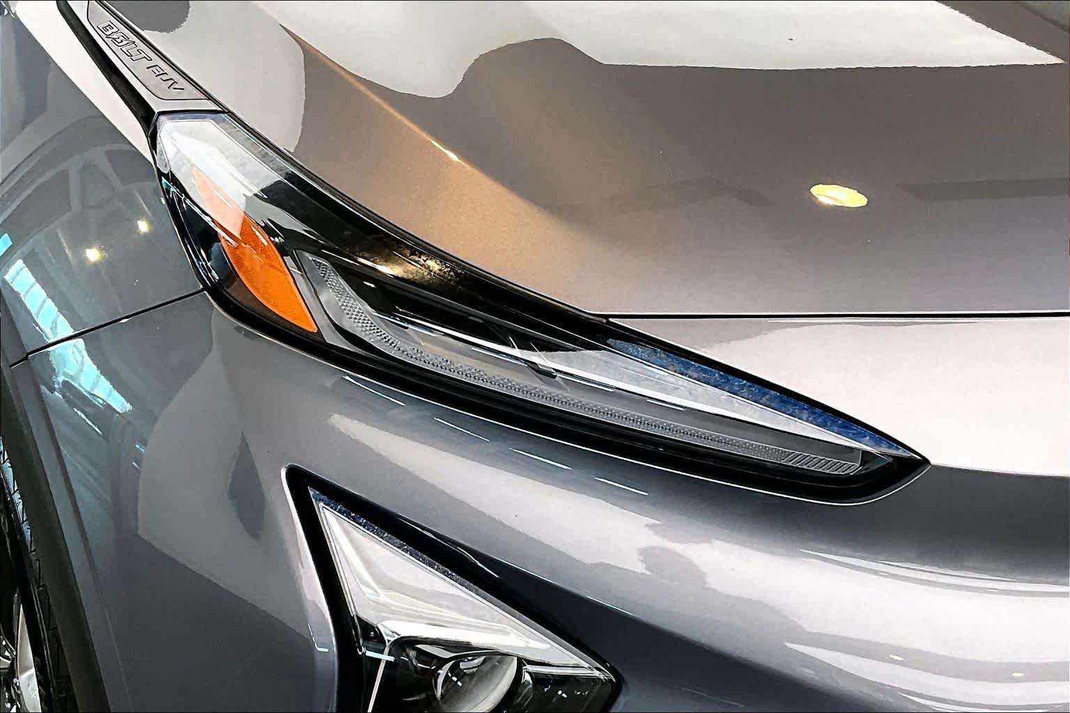 Used 2022 Chevrolet Bolt EUV LT w/ Convenience Package FWD image 24
