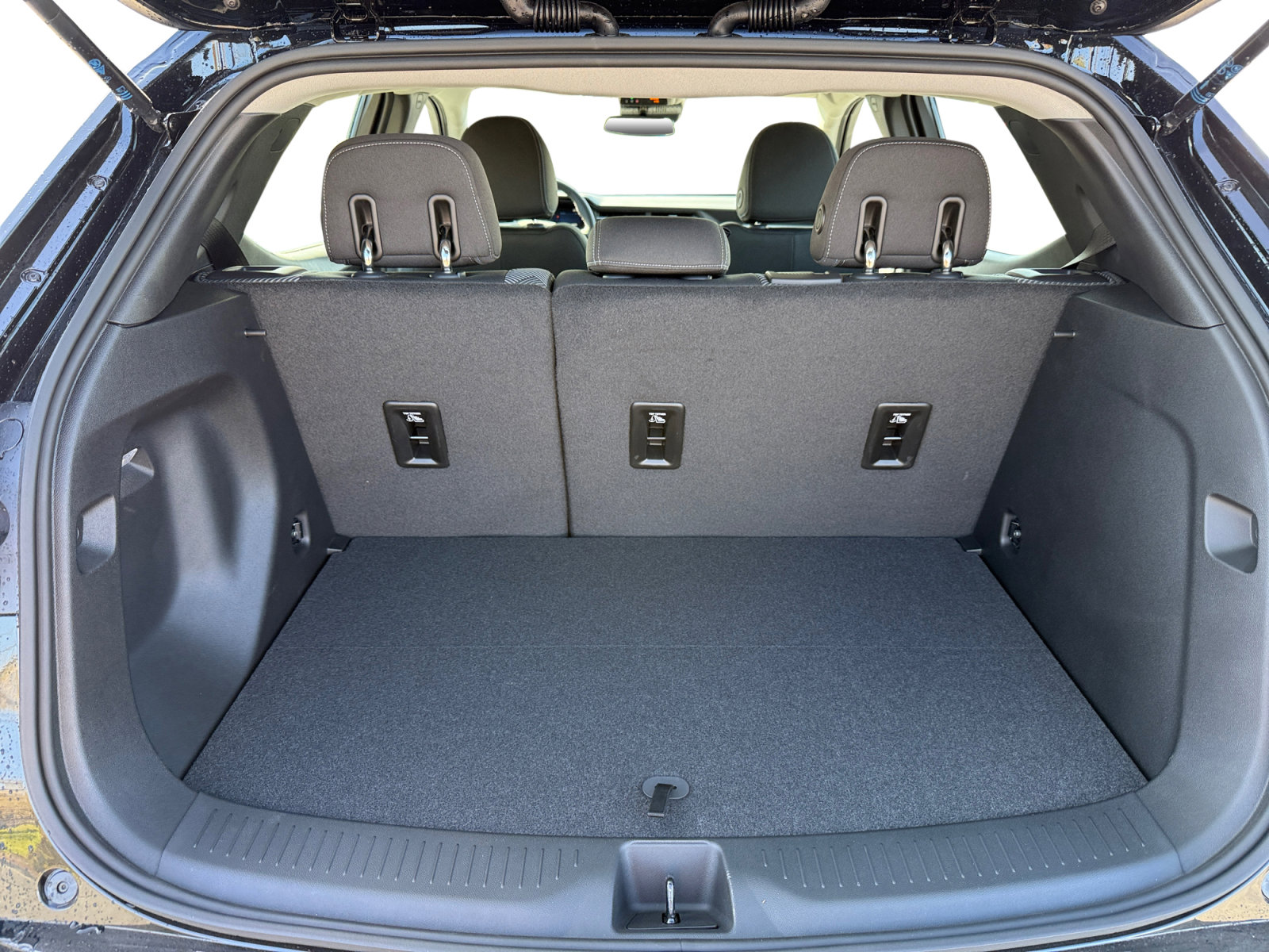 New 2027 Chevrolet Bolt LT w/ Comfort Package image 17