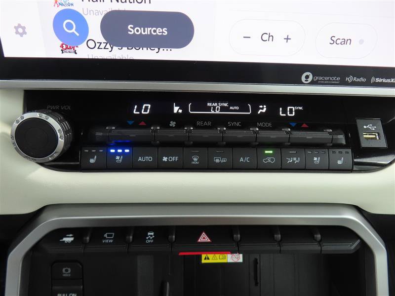 Used 2023 Toyota Sequoia Capstone AWD/4WD image 31