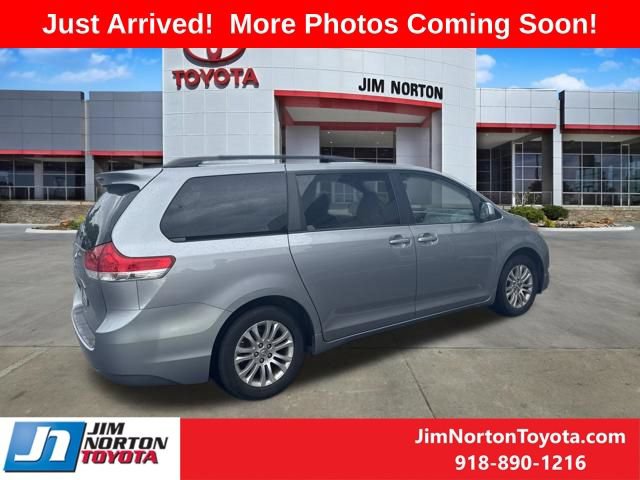 Used 2011 Toyota Sienna XLE FWD image 5