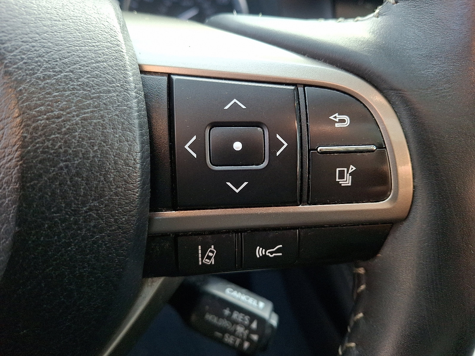 Used 2018 Lexus ES 350 w/ Navigation System Package image 23