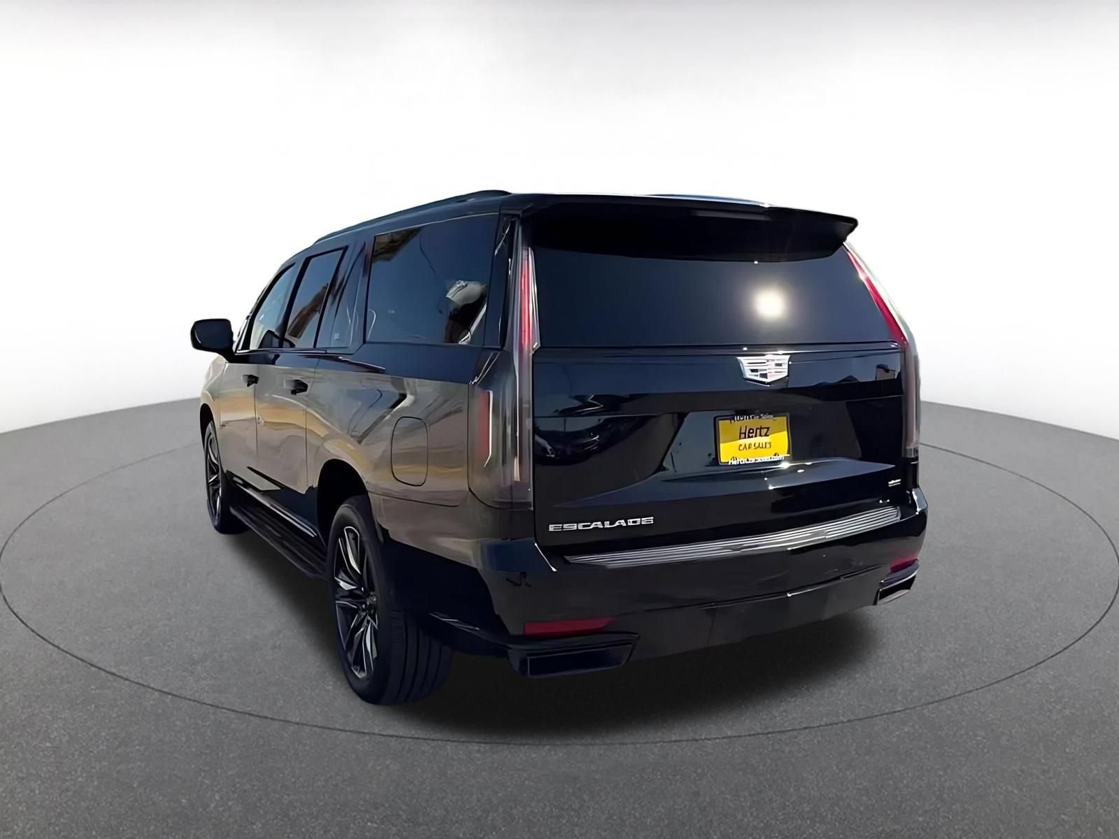Used 2023 Cadillac Escalade ESV Sport AWD/4WD image 9