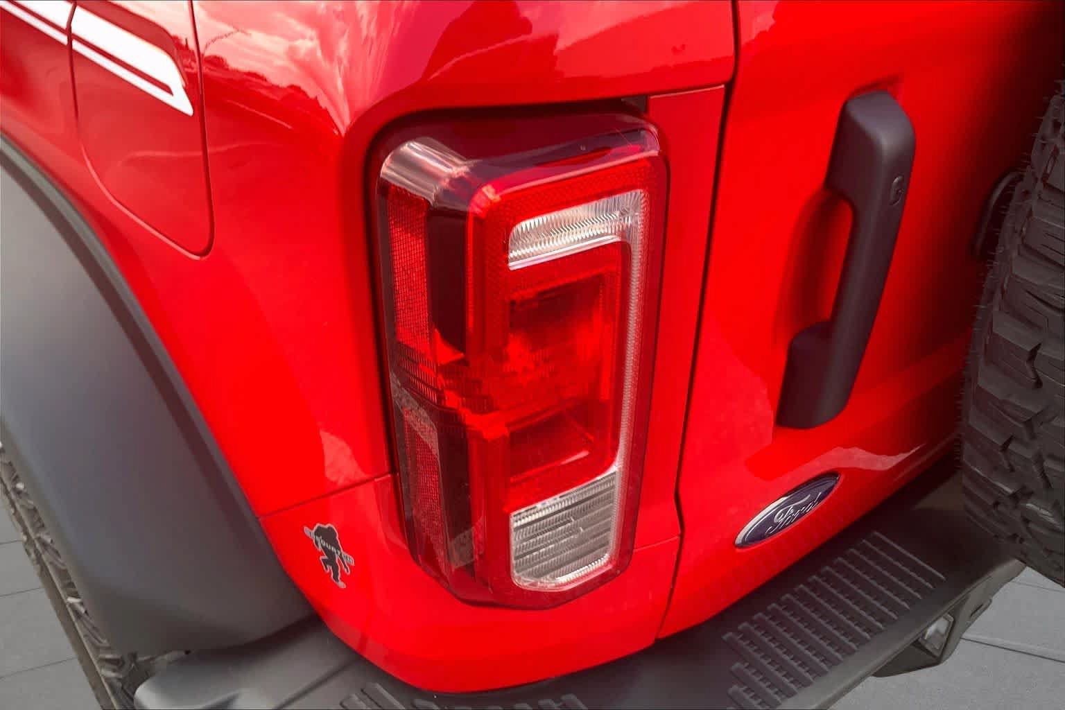 Certified 2024 Ford Bronco Heritage Edition AWD/4WD image 28