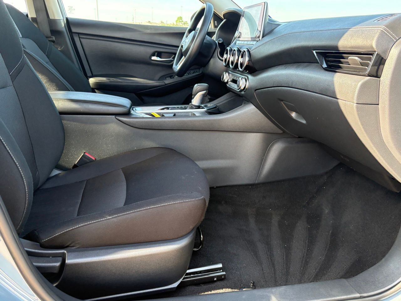 Certified 2025 Nissan Sentra SV FWD image 37