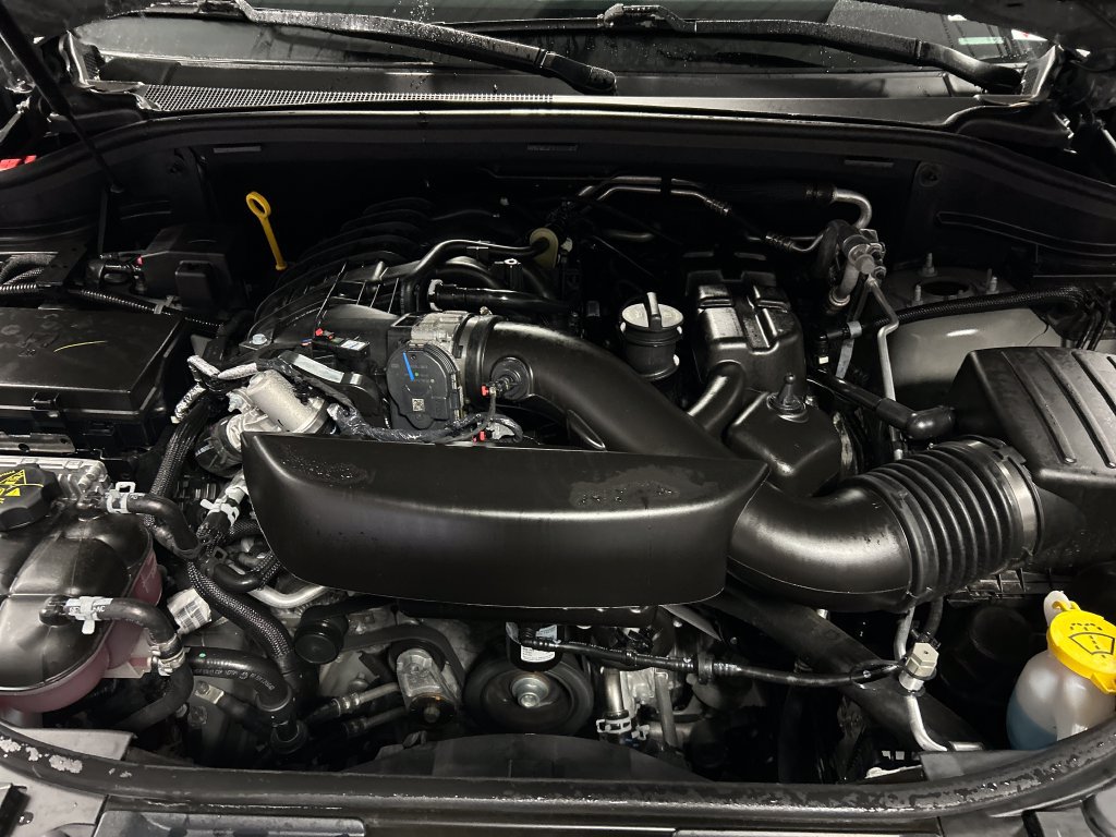 Used 2025 Dodge Durango GT AWD/4WD image 28
