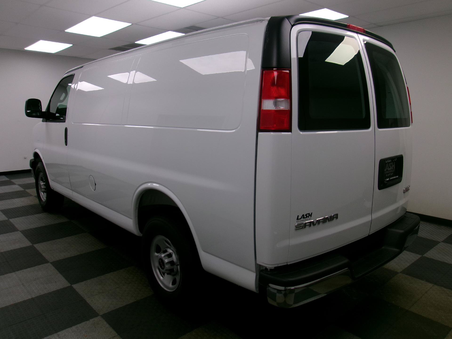 Used 2025 GMC Savana 2500 w/ Driver Convenience Package RWD image 2