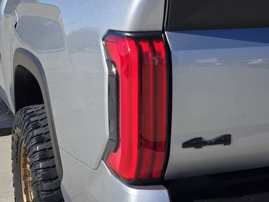 Used 2022 Toyota Tundra SR5 w/ SR5 Convenience Package image 6