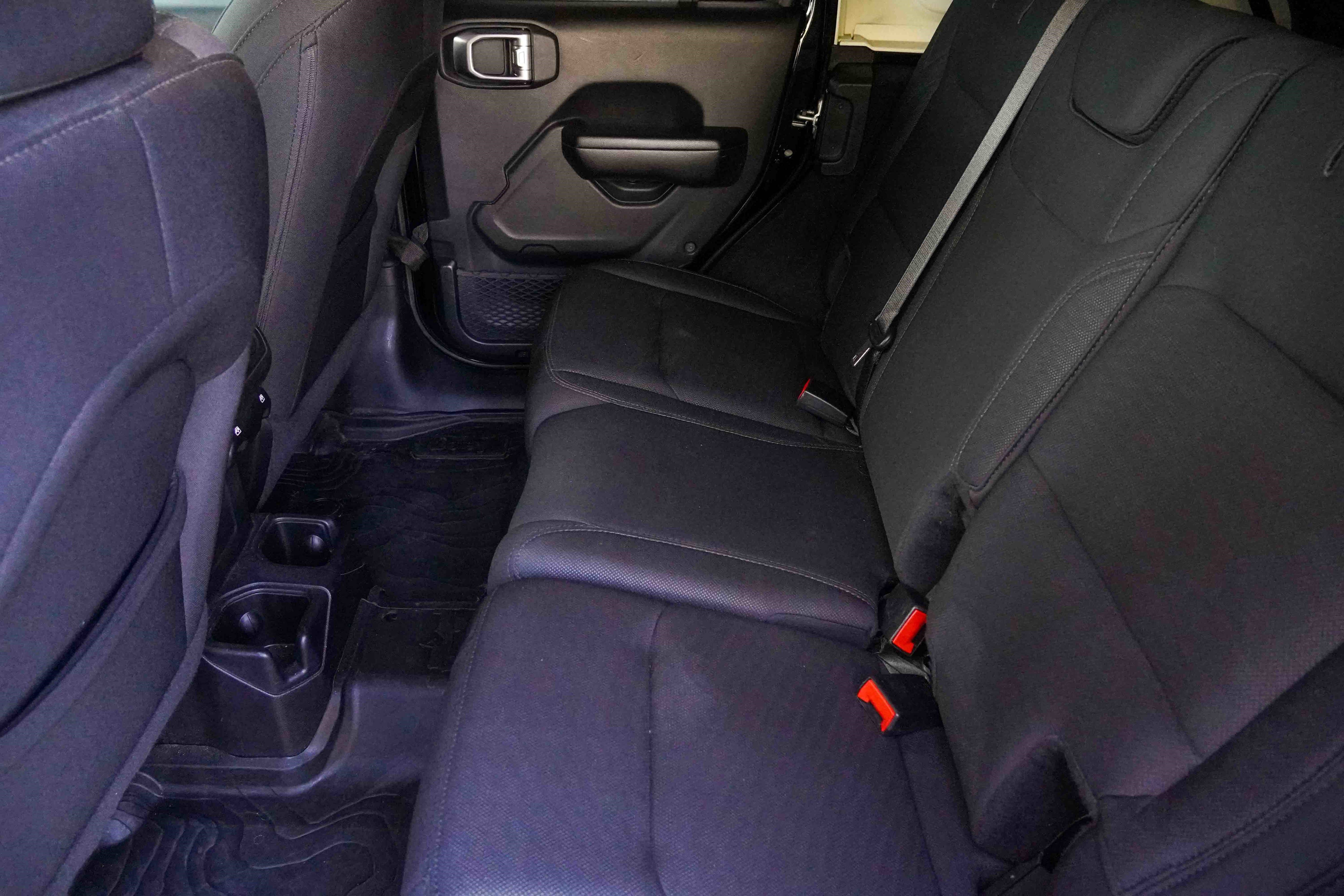 Used 2019 Jeep Wrangler Unlimited Sport S image 35