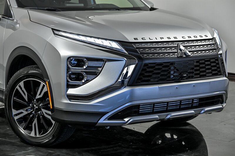 Used 2023 Mitsubishi Eclipse Cross SE AWD/4WD image 2