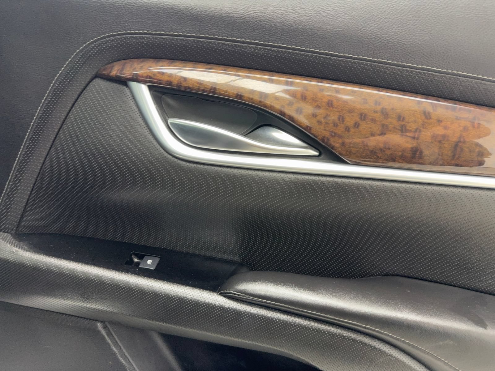 Used 2013 Cadillac XTS Premium FWD image 44