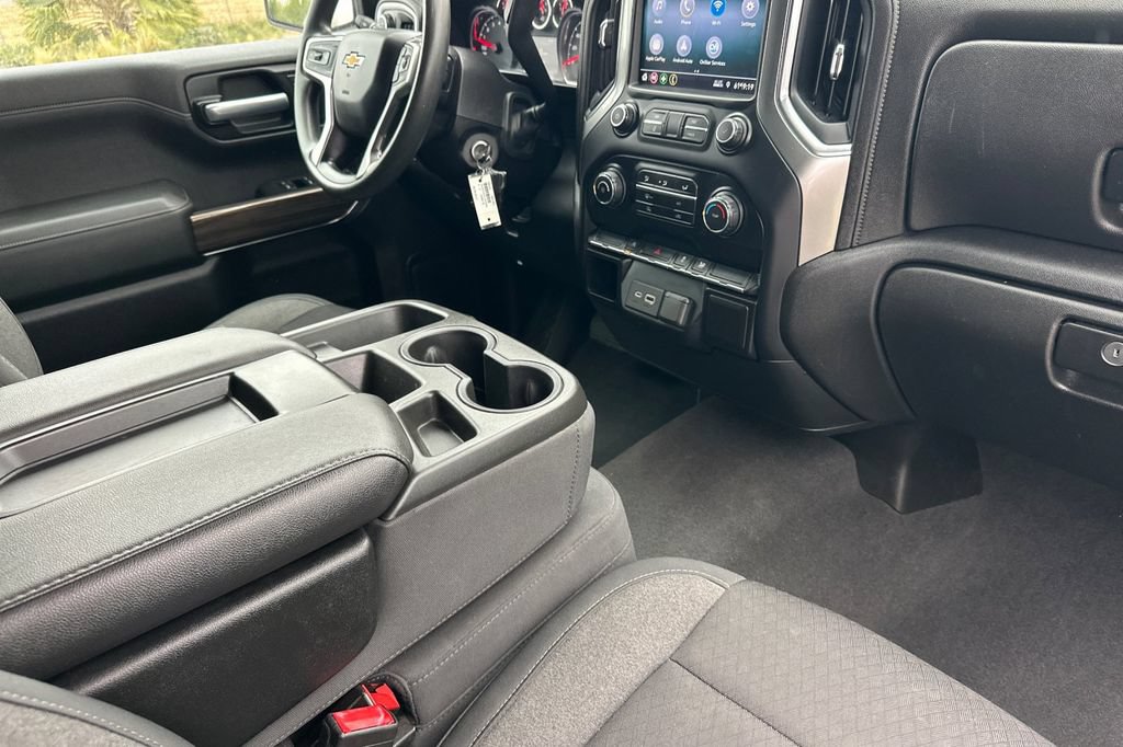 Used 2020 Chevrolet Silverado 1500 LT RWD image 16