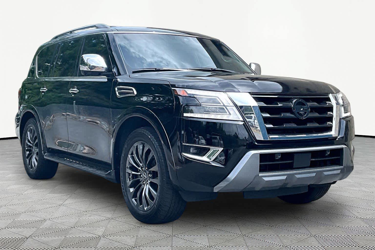 Used 2024 Nissan Armada Platinum w/ Captain's Chairs Package RWD image 3