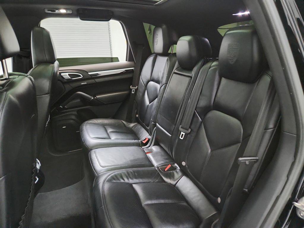 Used 2017 Porsche Cayenne Platinum Edition image 26