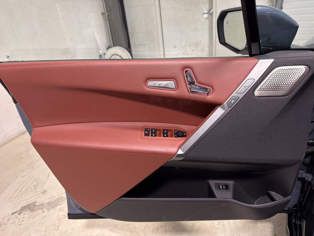 Used 2026 BMW iX xDrive60 w/ M Sport Package image 10