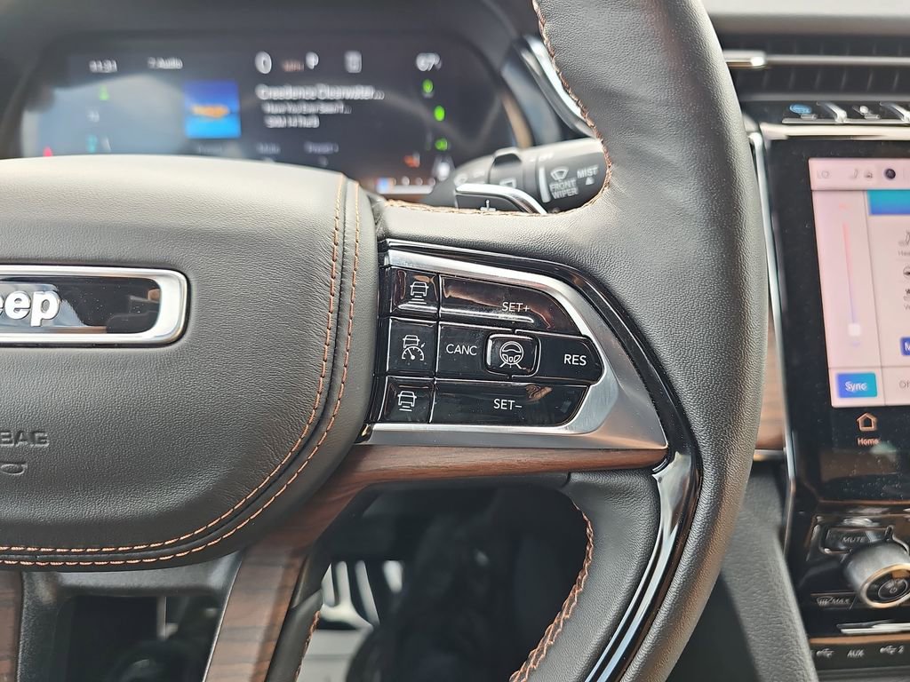 Used 2023 Jeep Grand Cherokee Summit w/ Luxury Tech Group V image 22