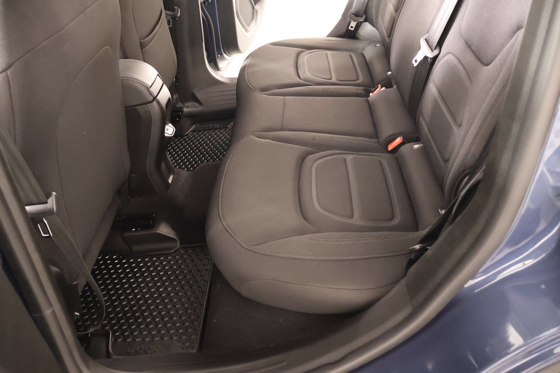 Used 2022 Jeep Renegade Latitude AWD/4WD image 13