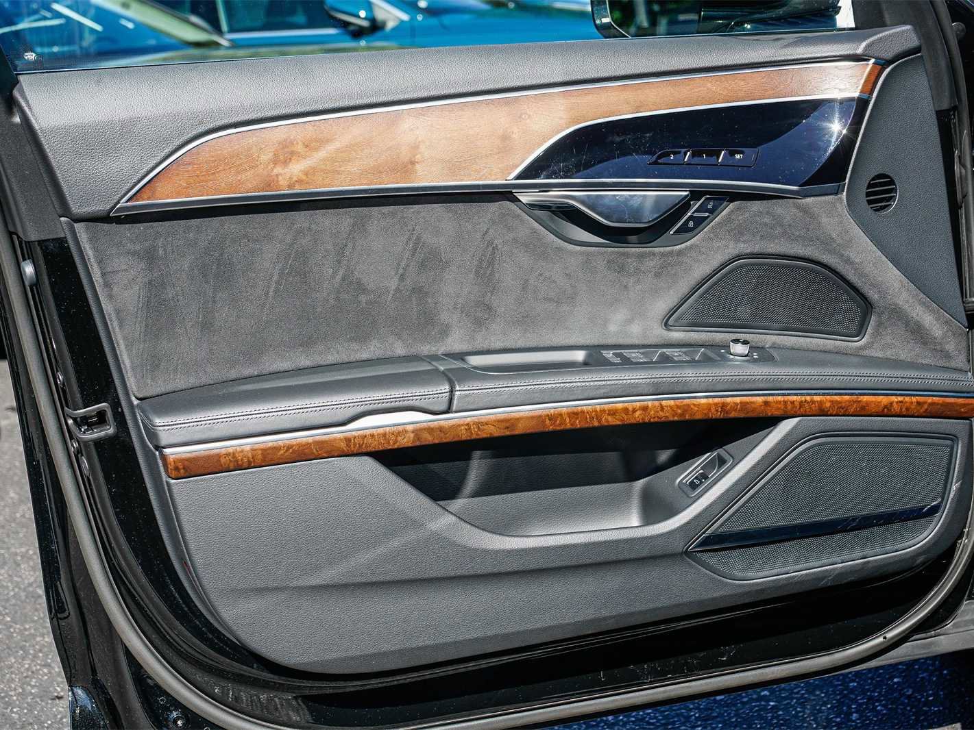 Used 2022 Audi A8 L 3.0T w/ Executive Package image 19