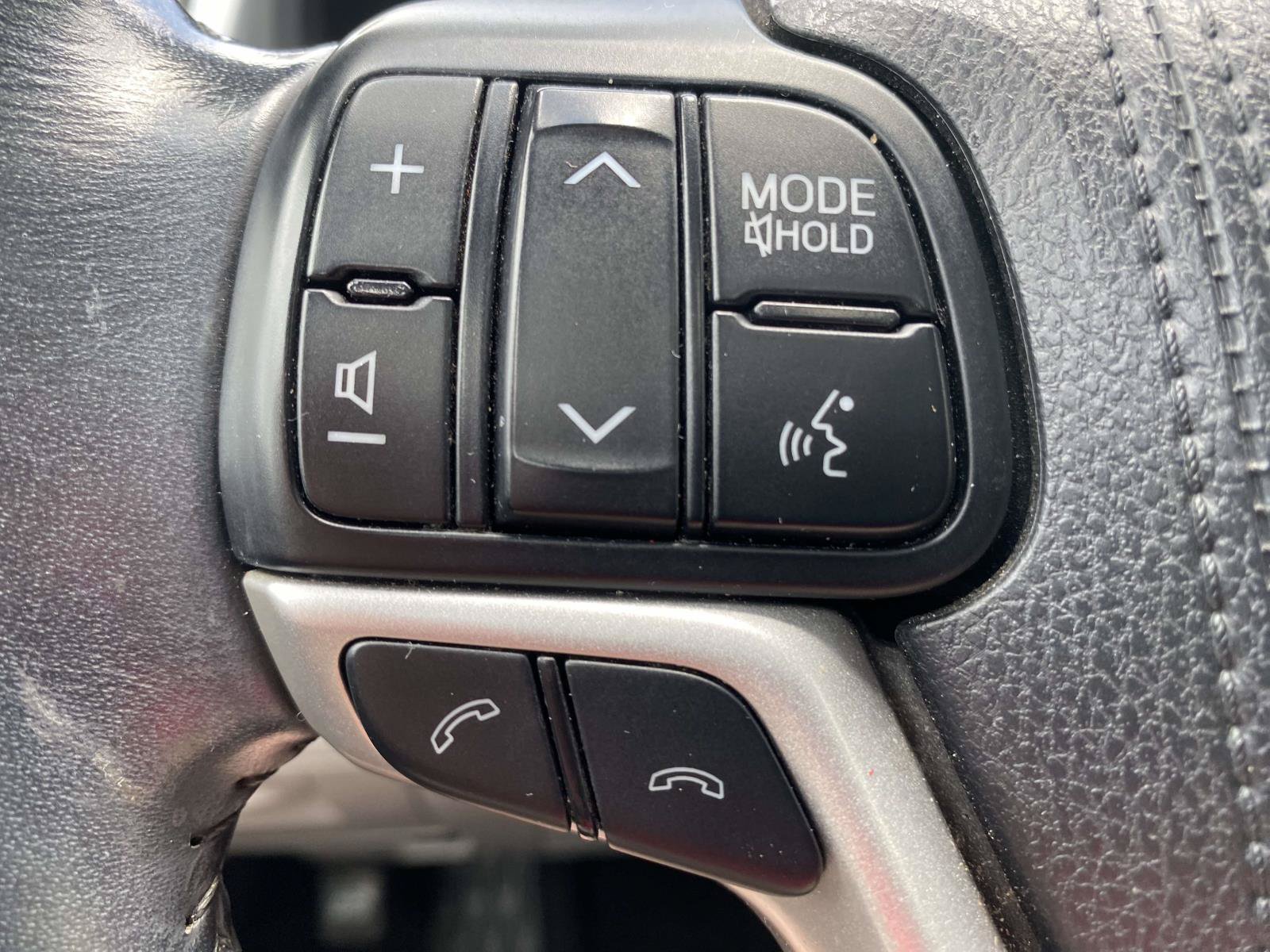 Used 2017 Toyota Highlander Limited FWD image 21